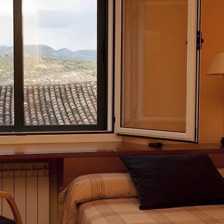 Hotel Villa De Ayerbe Esterno foto