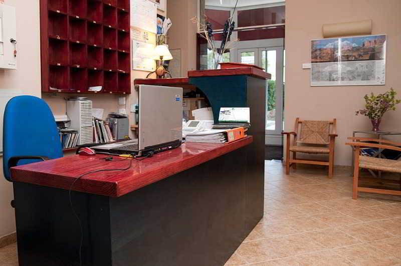 Hotel Villa De Ayerbe Esterno foto