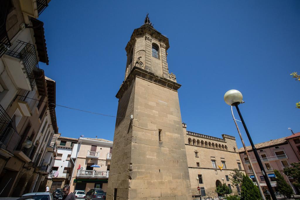 Hotel Villa De Ayerbe Esterno foto