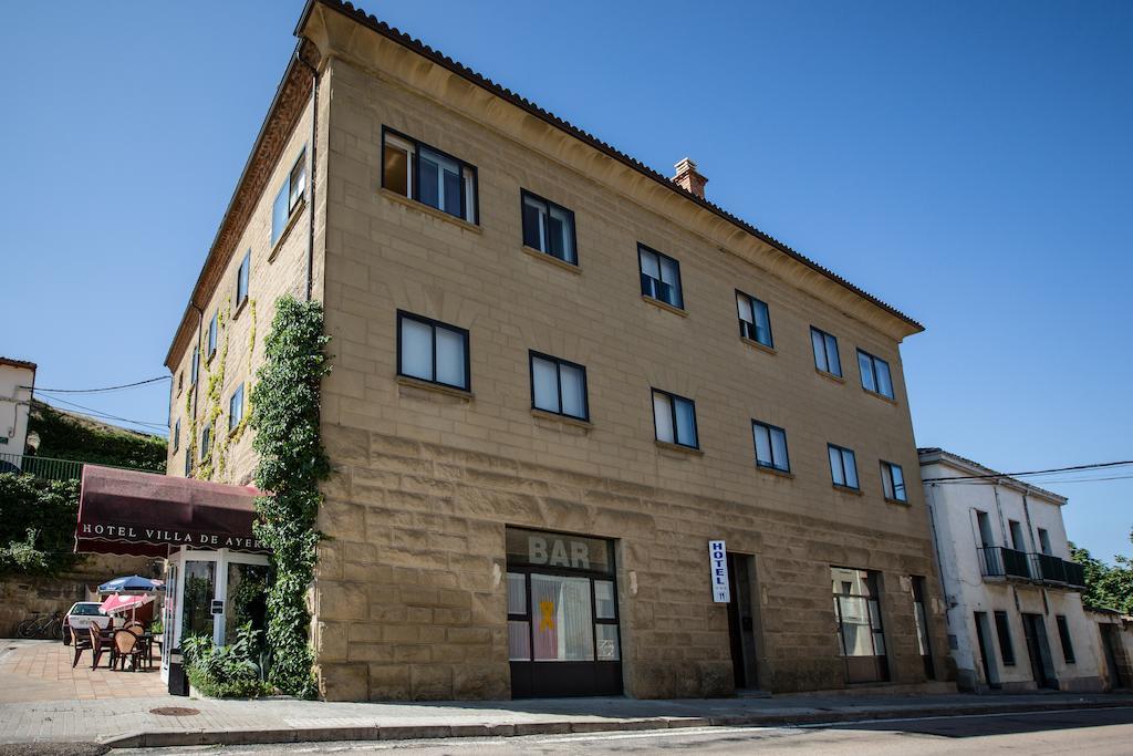 Hotel Villa De Ayerbe Esterno foto